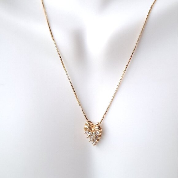 CLEARANCE 14Kt Yellow Gold .75 Ct Diamond Grape Cluster Pendant & 20" Chain - Picture 10 of 13